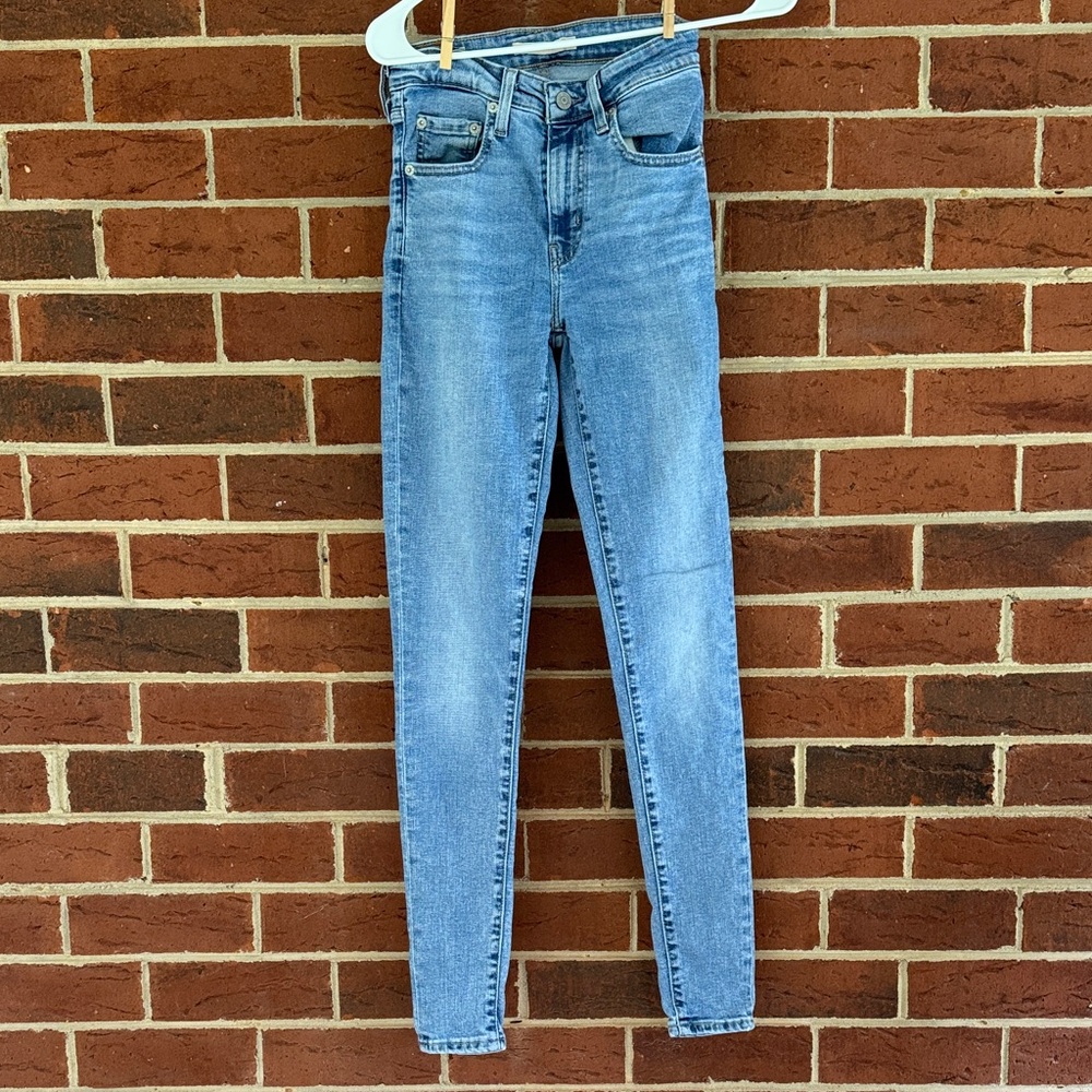 Levi's Light Blue Women's Skinny Jeans